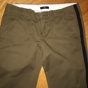 Striped🖤 💚 Olive Khakis by GAP. Womens Size 0.